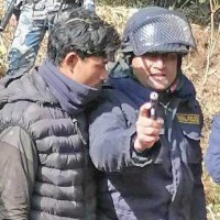 शंखरापुरका देशभक्त जनतालाई पेस्तोल ताक्ने इन्स्पेक्टर माथि छानबिन सुरु ।